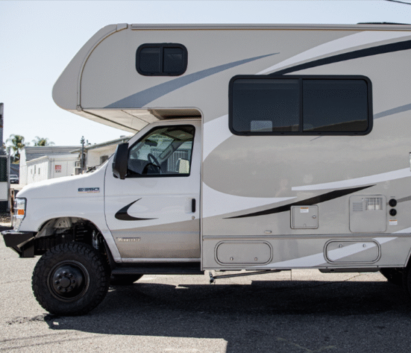 Ford Econoline 6-Inch Lift Kit with King Shocks for Class C RV - Image 4