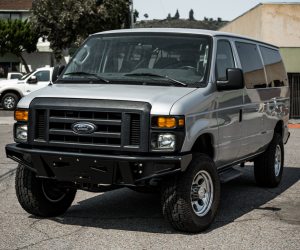 2.5 inch Front & 2" Rear lift kit for a Ford Econoline E250/E350 2wd